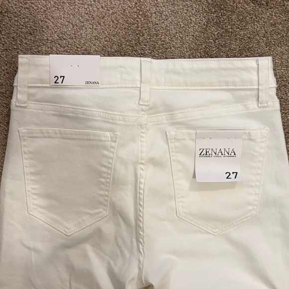 Zenana Outfitters Cream Flare Jeans - Picture 4 of 4
